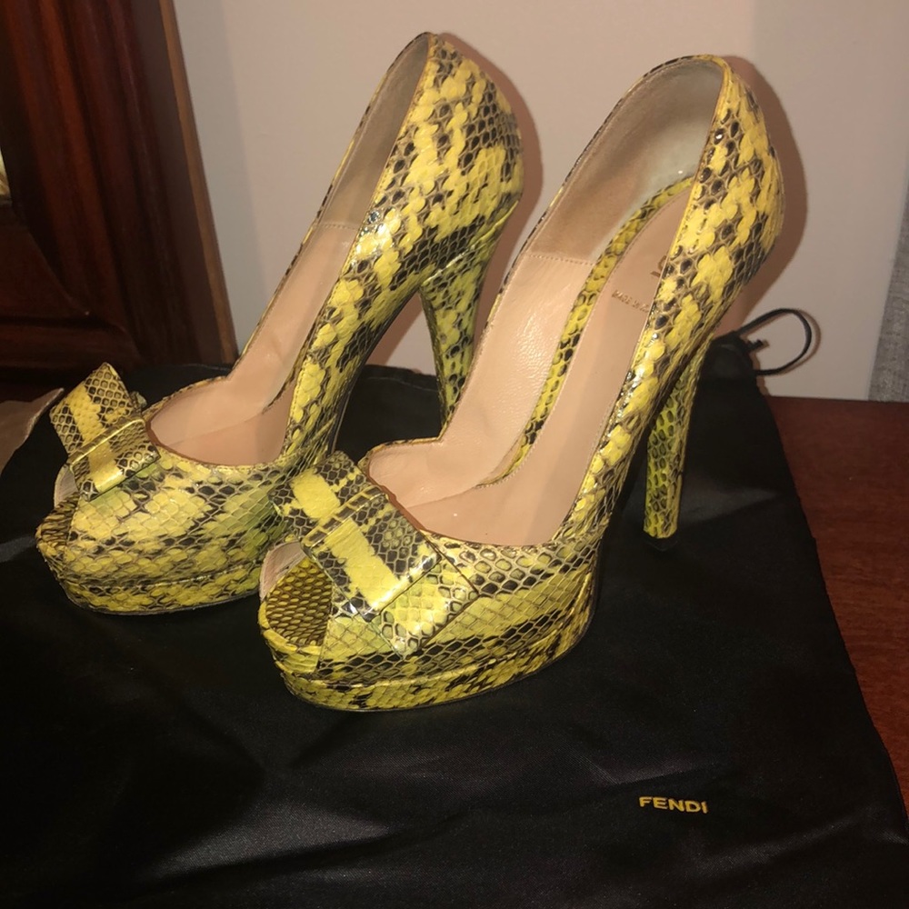 Fendi python peep-toe heels - Picture 2 of 5